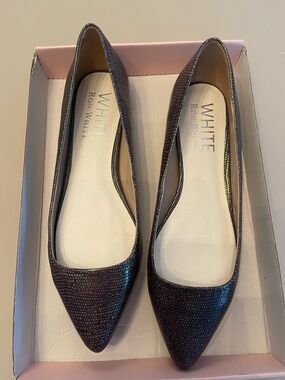 White by Ron White Iridescent Black Pointed Flats